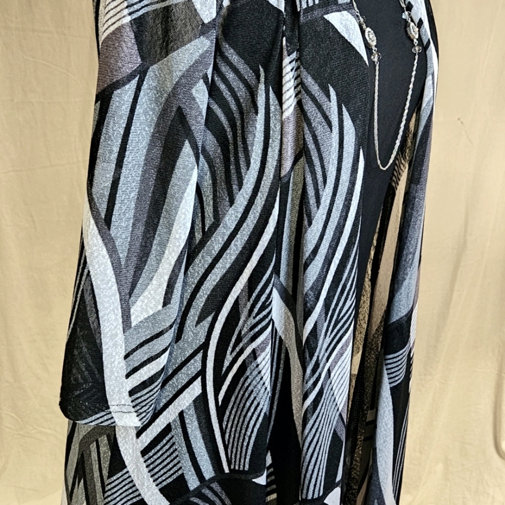 Creations Printed Black and White Mess Cardigan with 3" quarter inch sle… - Picture 6 of 12